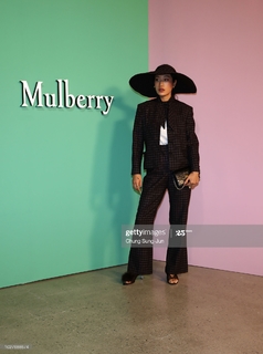 Peggy Gou feet photo thumbnail