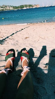 Peggy Gou feet photo thumbnail