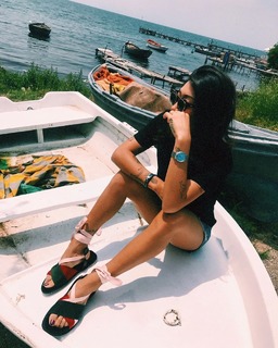 Peggy Gou feet photo thumbnail