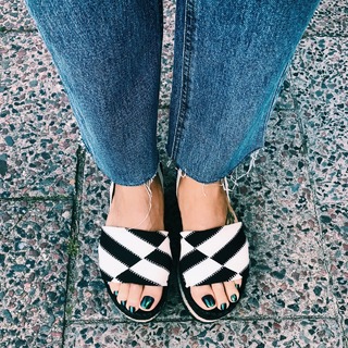 Peggy Gou feet photo thumbnail