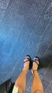 Peggy Gou feet photo thumbnail