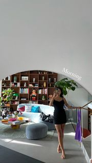 Peggy Gou feet photo thumbnail