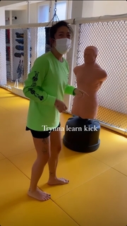 Peggy Gou feet photo thumbnail