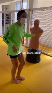 Peggy Gou feet photo thumbnail