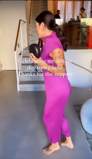 Peggy Gou feet photo thumbnail