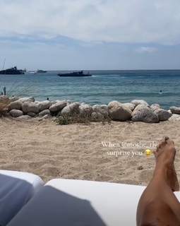 Peggy Gou feet photo thumbnail