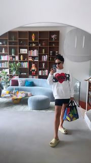 Peggy Gou feet photo thumbnail