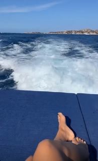 Peggy Gou feet photo thumbnail