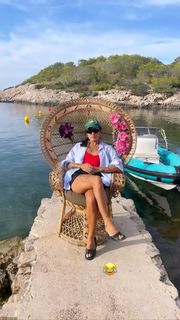 Peggy Gou feet photo thumbnail