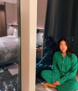 Peggy Gou feet photo thumbnail