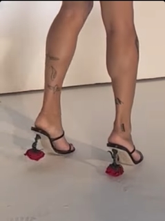 Peggy Gou feet photo thumbnail