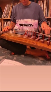 Peggy Gou feet photo thumbnail