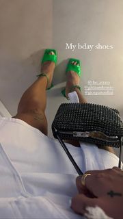 Peggy Gou feet photo thumbnail