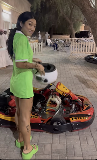 Peggy Gou feet photo thumbnail