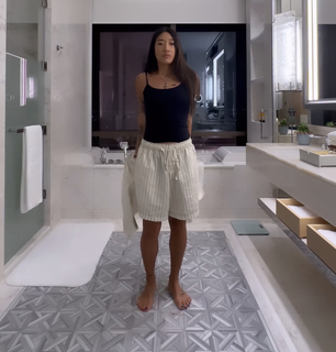 Peggy Gou feet photo thumbnail