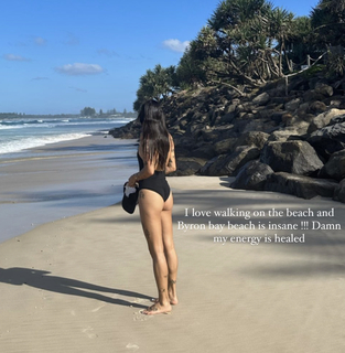 Peggy Gou feet photo thumbnail