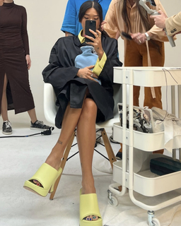 Peggy Gou feet photo thumbnail