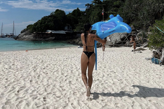 Peggy Gou feet photo thumbnail