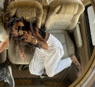 Peggy Gou feet photo thumbnail