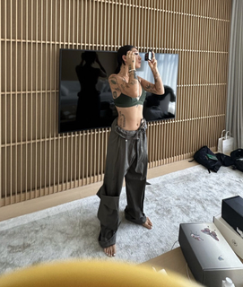 Peggy Gou feet photo thumbnail