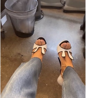 Peggy Gou feet photo thumbnail