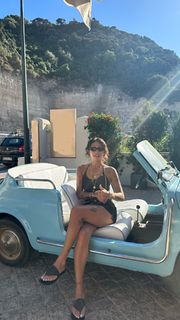 Peggy Gou feet photo thumbnail