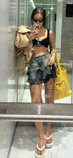 Peggy Gou feet photo thumbnail