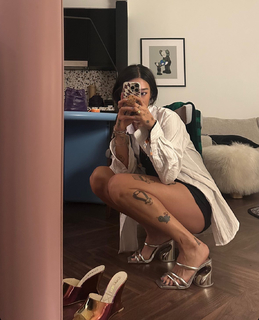 Peggy Gou feet photo thumbnail