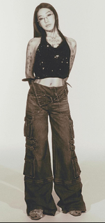 Peggy Gou feet photo thumbnail