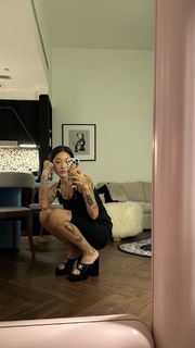 Peggy Gou feet photo thumbnail