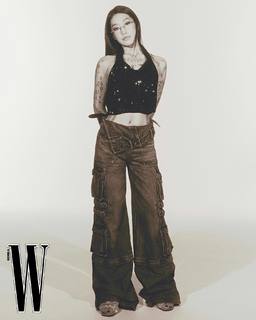 Peggy Gou feet photo thumbnail