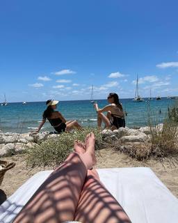 Peggy Gou feet photo thumbnail