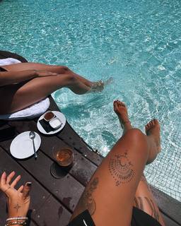 Peggy Gou feet photo thumbnail