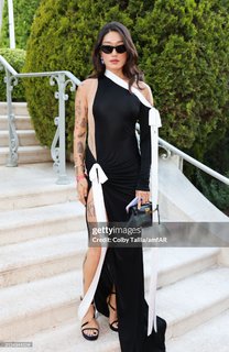 Peggy Gou feet photo thumbnail