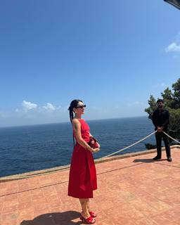 Peggy Gou feet photo thumbnail