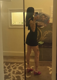 Peggy Gou feet photo thumbnail