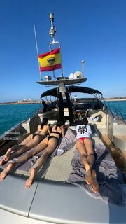 Peggy Gou feet photo thumbnail