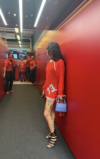 Peggy Gou feet photo thumbnail