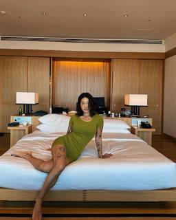 Peggy Gou feet photo thumbnail