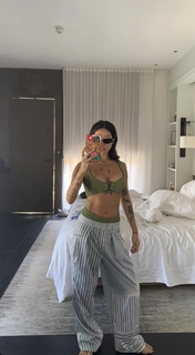 Peggy Gou feet photo thumbnail