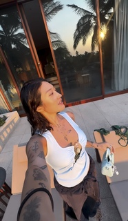 Peggy Gou feet photo thumbnail