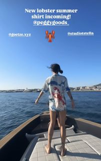 Peggy Gou feet photo thumbnail