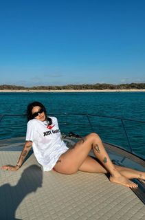 Peggy Gou feet photo thumbnail