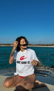 Peggy Gou feet photo thumbnail