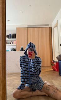 Peggy Gou feet photo thumbnail