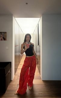 Peggy Gou feet photo thumbnail