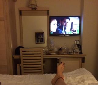 Pelin Akil feet photo thumbnail