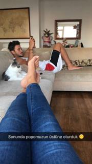 Pelin Akil feet photo thumbnail