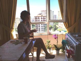 Pelin Akil feet photo thumbnail