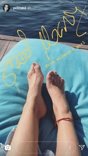 Pelin Akil feet photo thumbnail